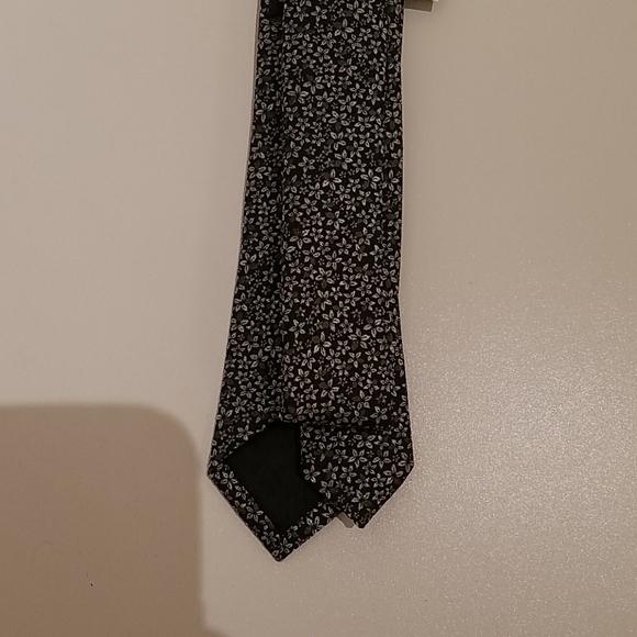 Express men black and silver flower print tie - Picture 3 of 6